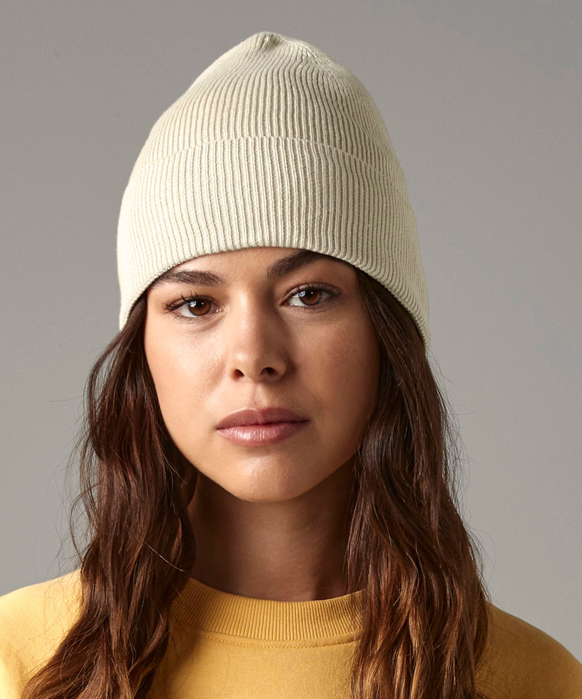 Organic cotton fine knit beanie – lifestyle