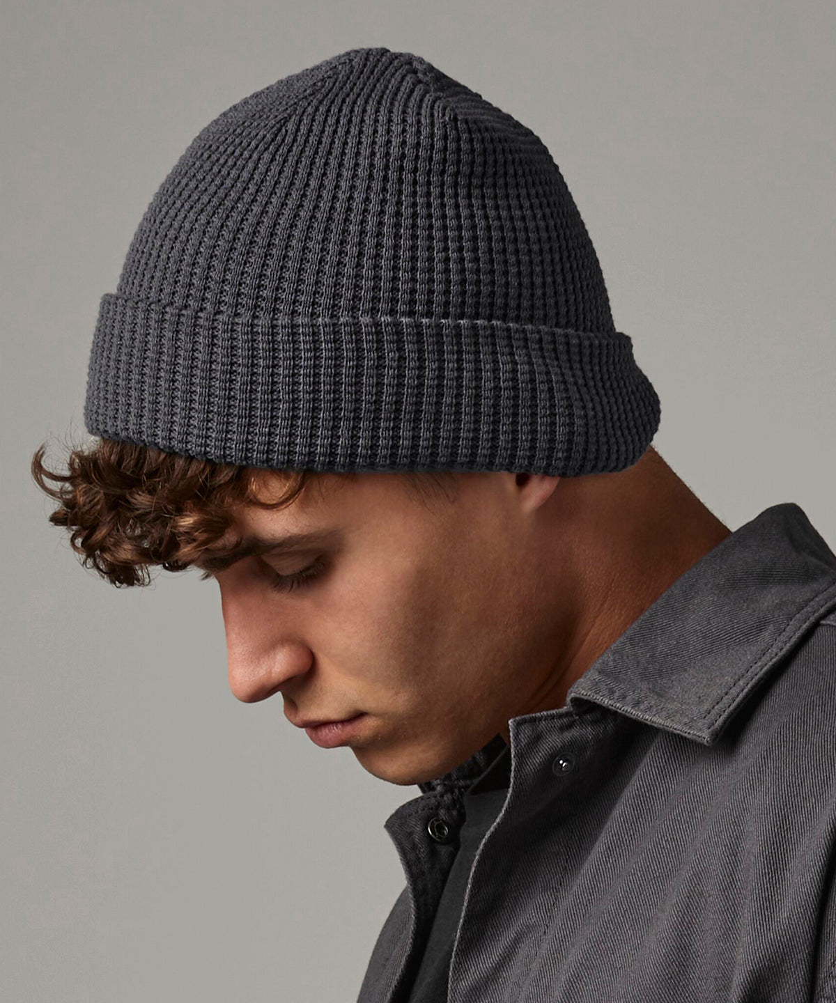 Organic cotton waffle beanie – lifestyle