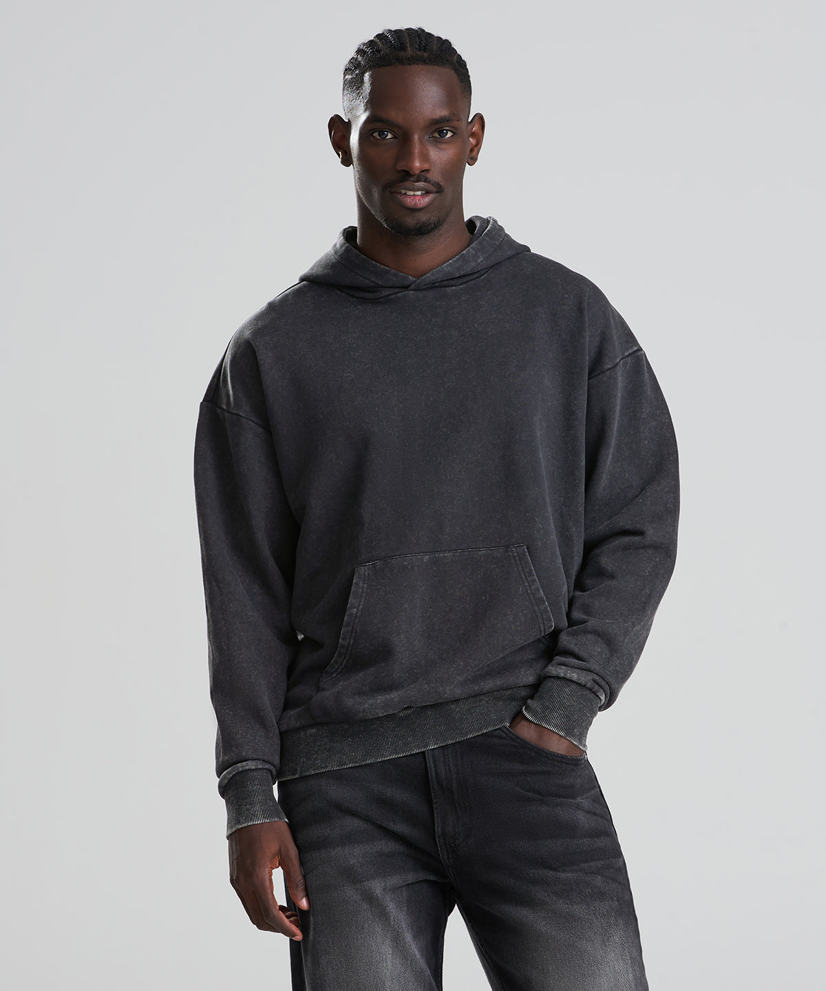 Vintage washed hoodie – lifestyle