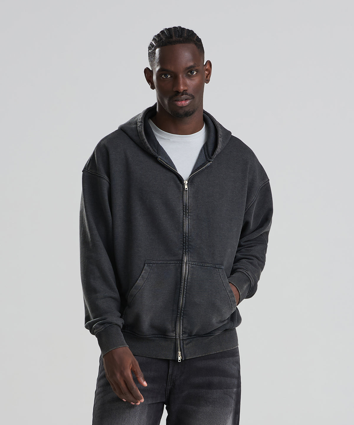 Vintage washed zoodie – lifestyle