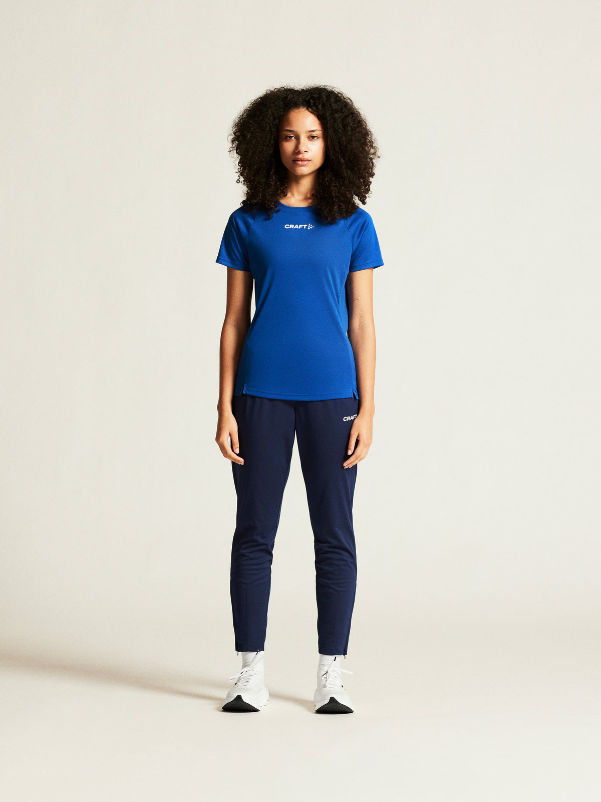 RUSH 2.0 SS TEE W – modellbild