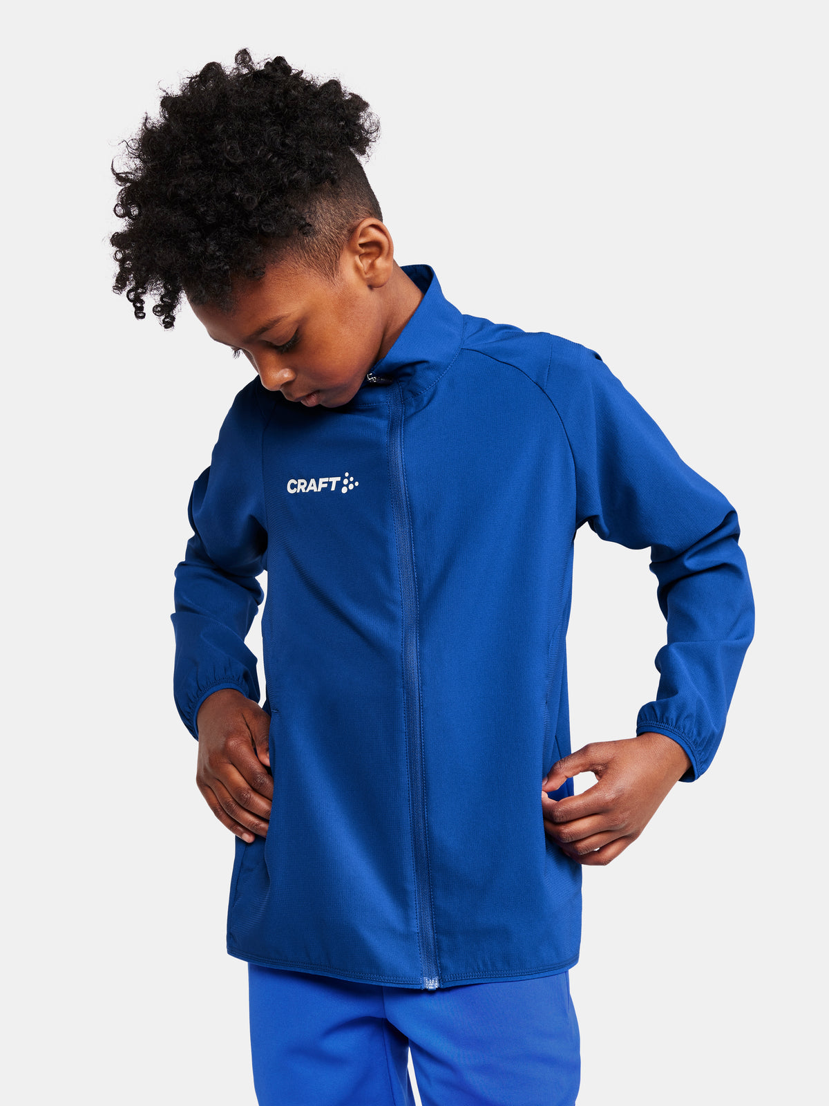 RUSH 2.0 TRAINING JACKET JR – modellbild