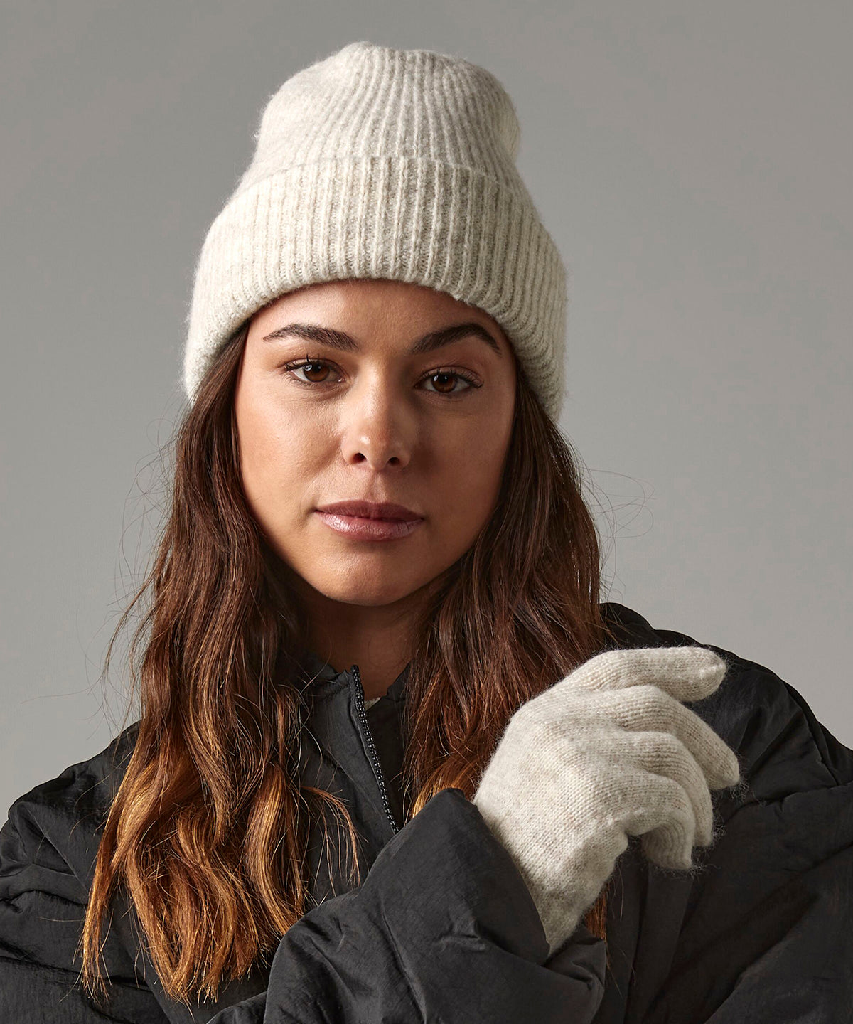 Cosy ribbed beanie – lifestyle