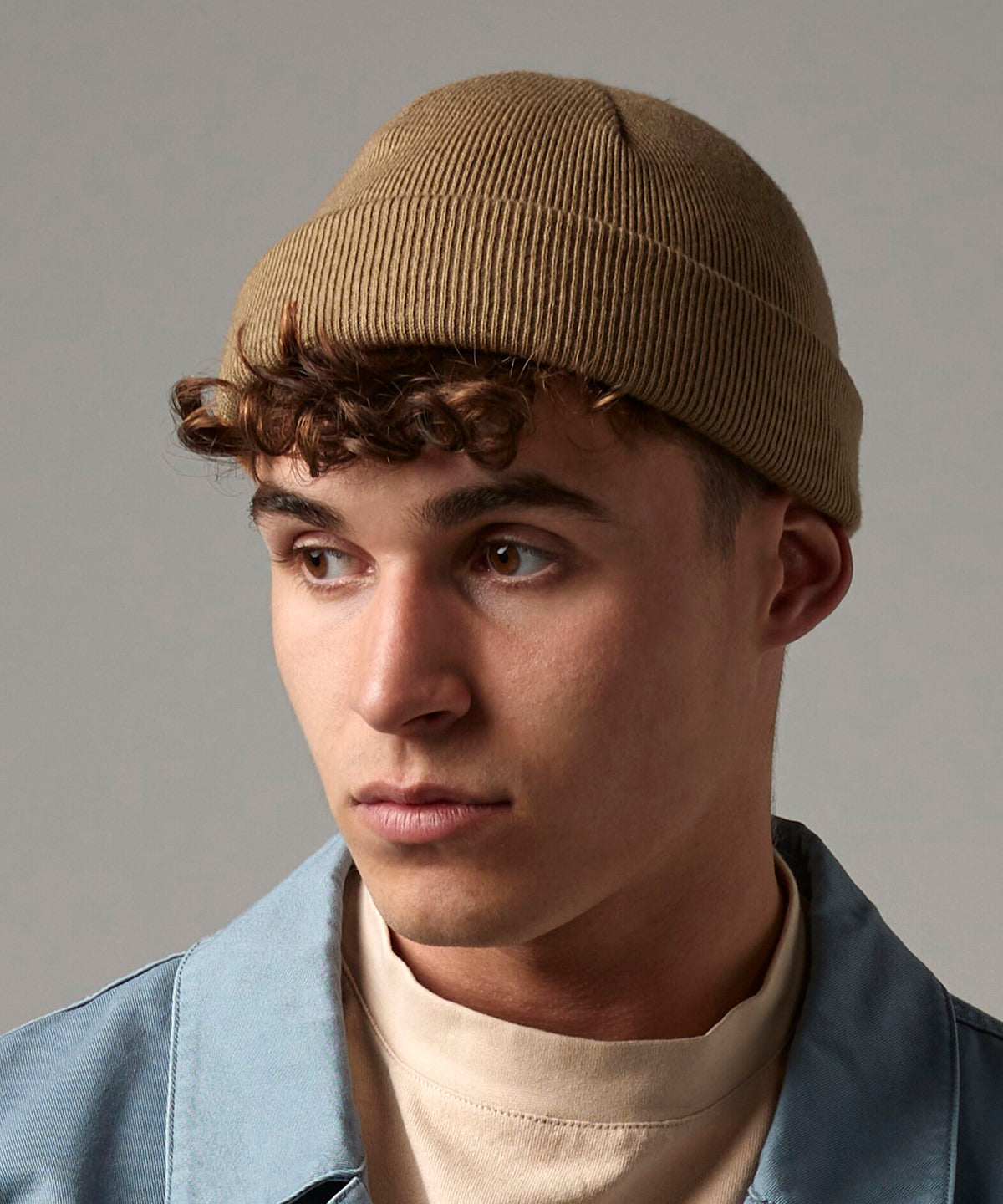 Recycled mini fisherman beanie – lifestyle