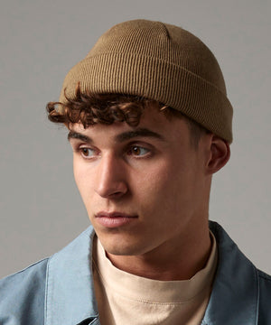 Recycled mini fisherman beanie – lifestyle
