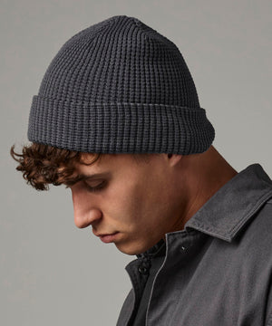 Organic cotton waffle beanie – lifestyle