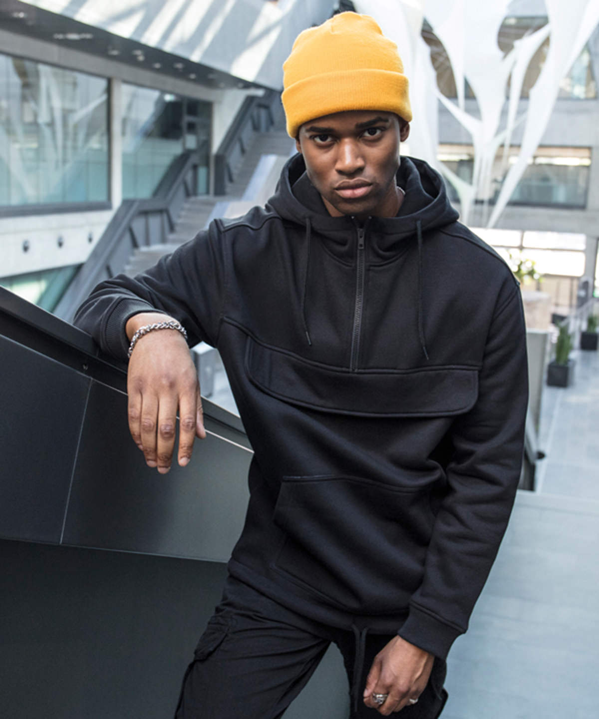 Sweat pullover hoodie – lifestyle