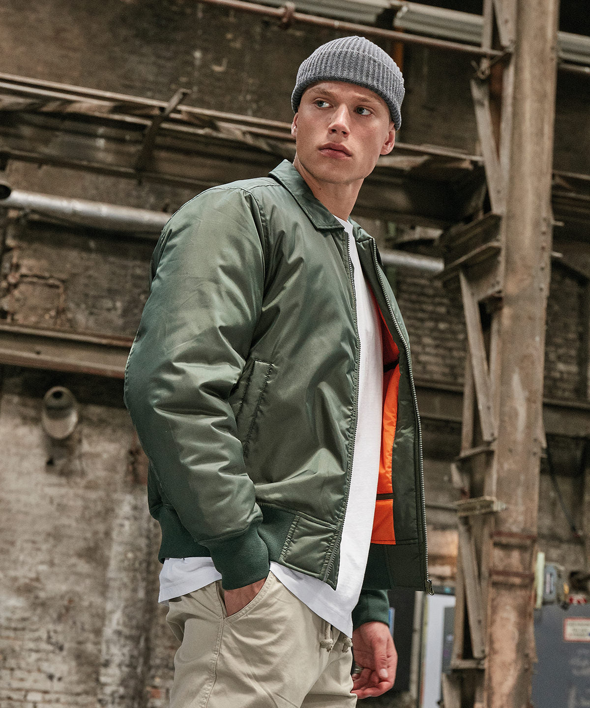 Collar bomber jacket – lifestyle