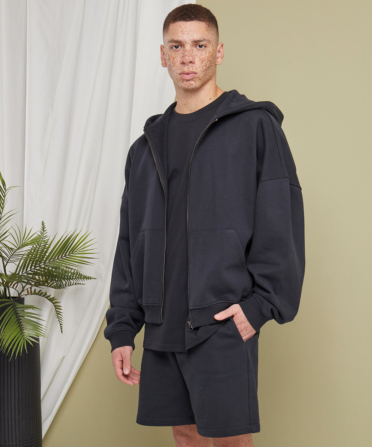 90s zip hoodie – lifestyle
