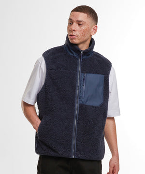 Bonded sherpa vest – lifestyle