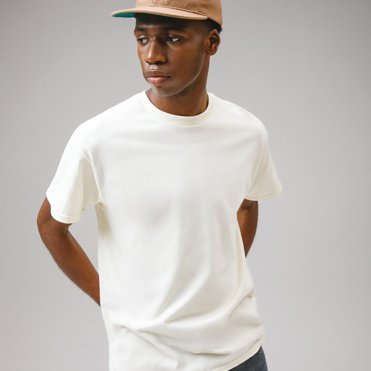 Heavy Cotton™ adult t-shirt – lifestyle