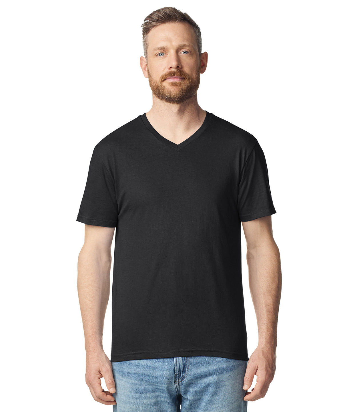 Softstyle™ v-neck t-shirt – lifestyle