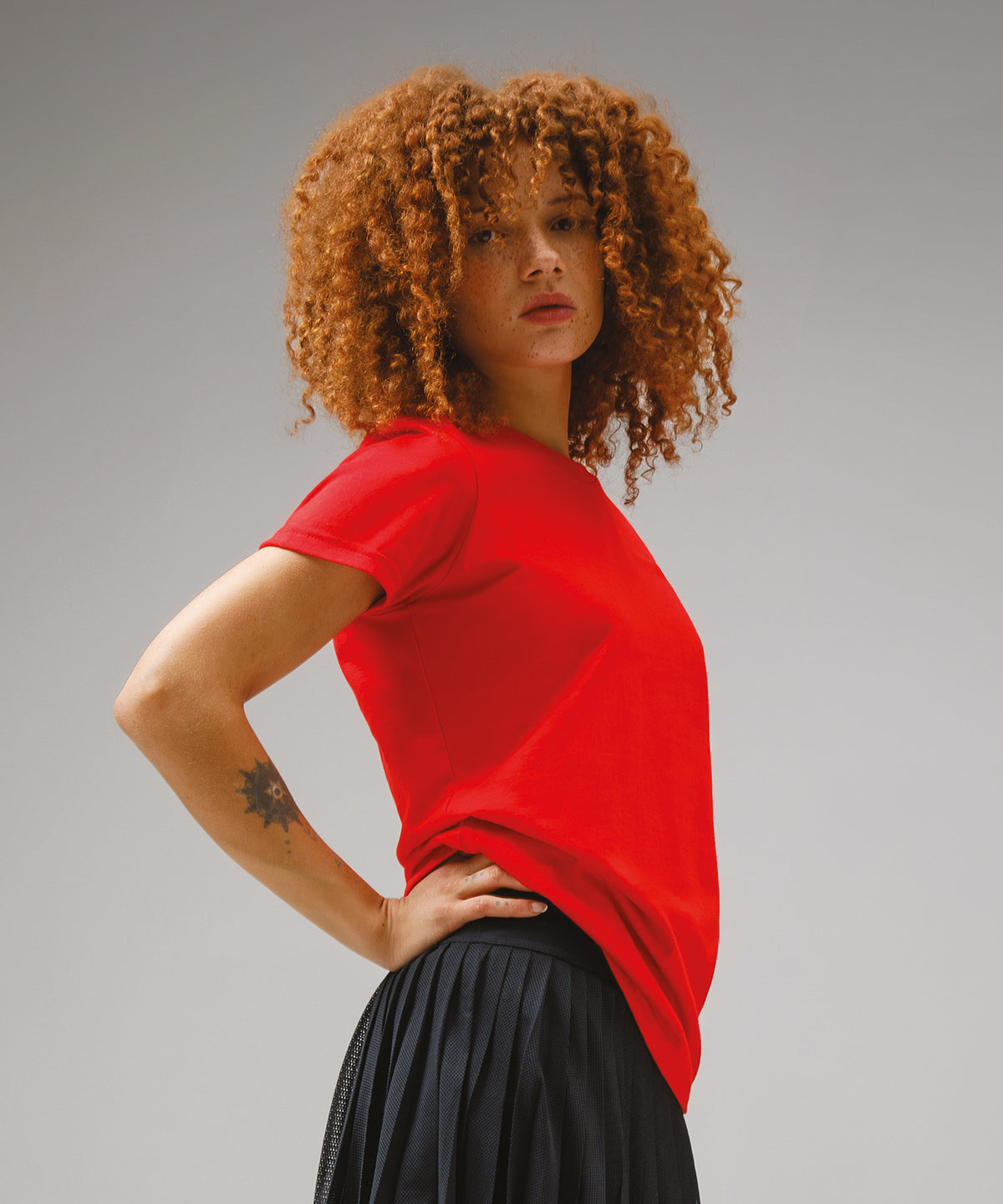 Softstyle™ midweight women’s t-shirt – lifestyle