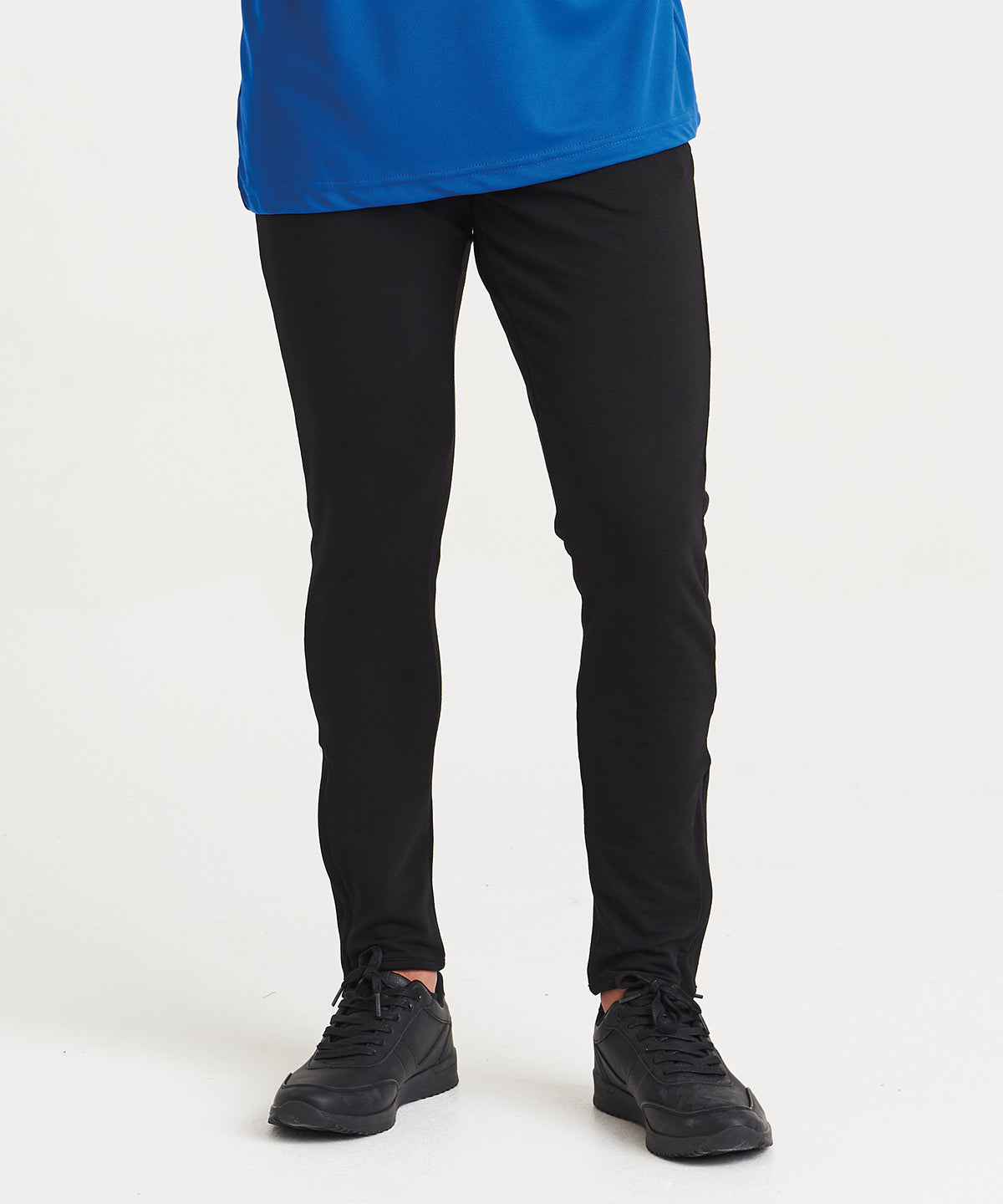 Cool tapered jog pants – lifestyle