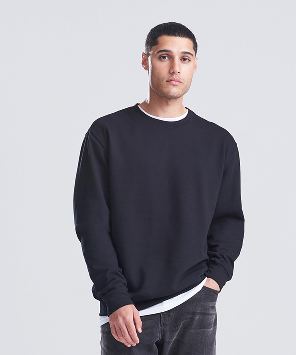 AWDis sweatshirt – lifestyle