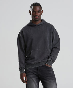 Vintage washed hoodie – lifestyle