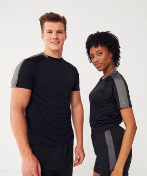 Unisex team t-shirt – lifestyle