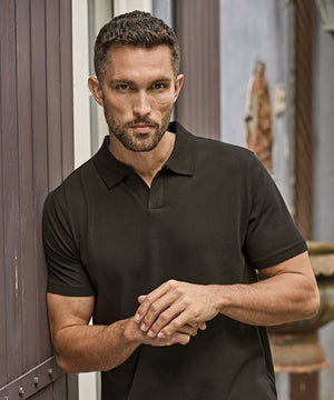 Luxury stretch v-neck polo (1404) – lifestyle