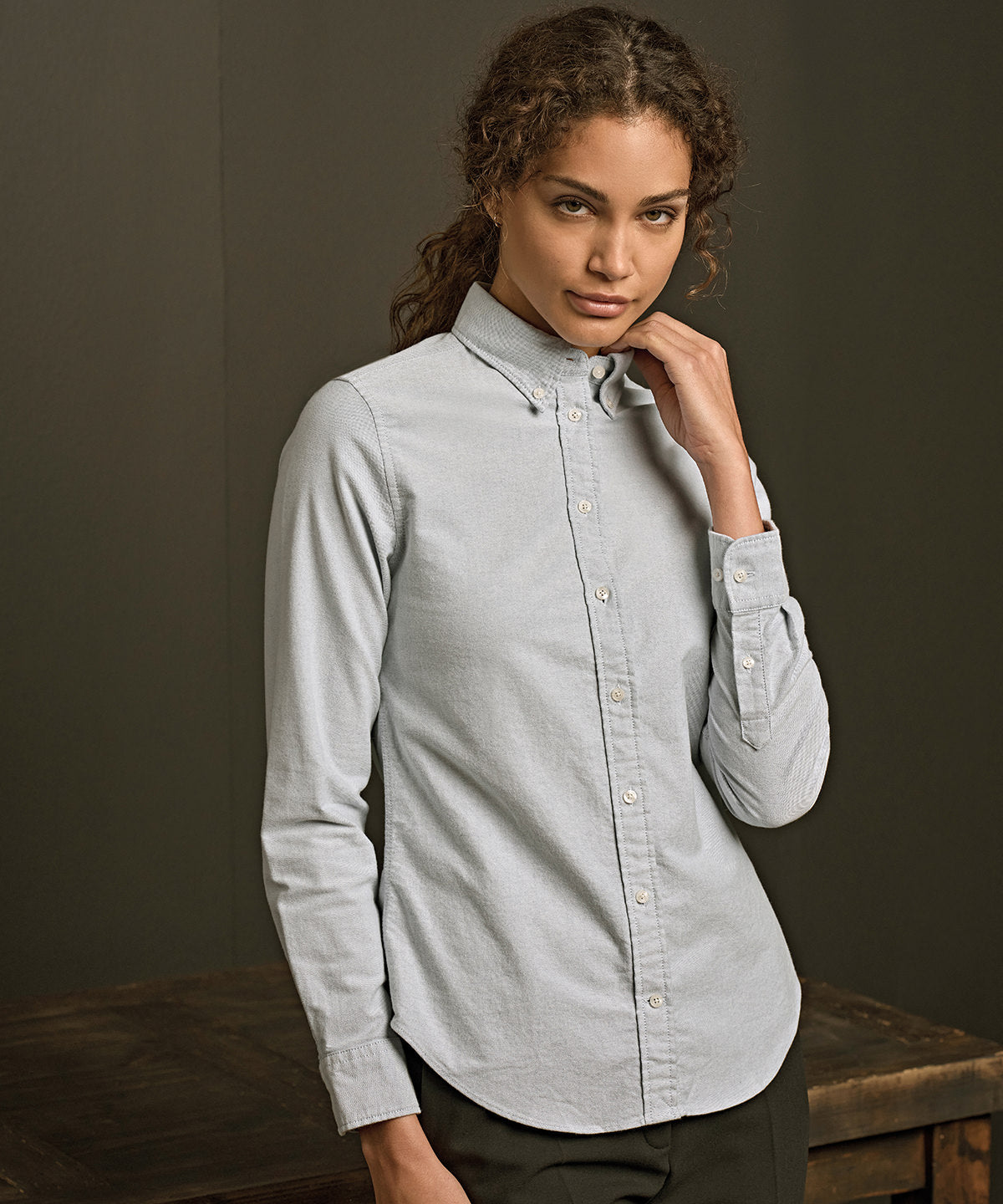 Women’s perfect Oxford shirt (4001) – lifestyle