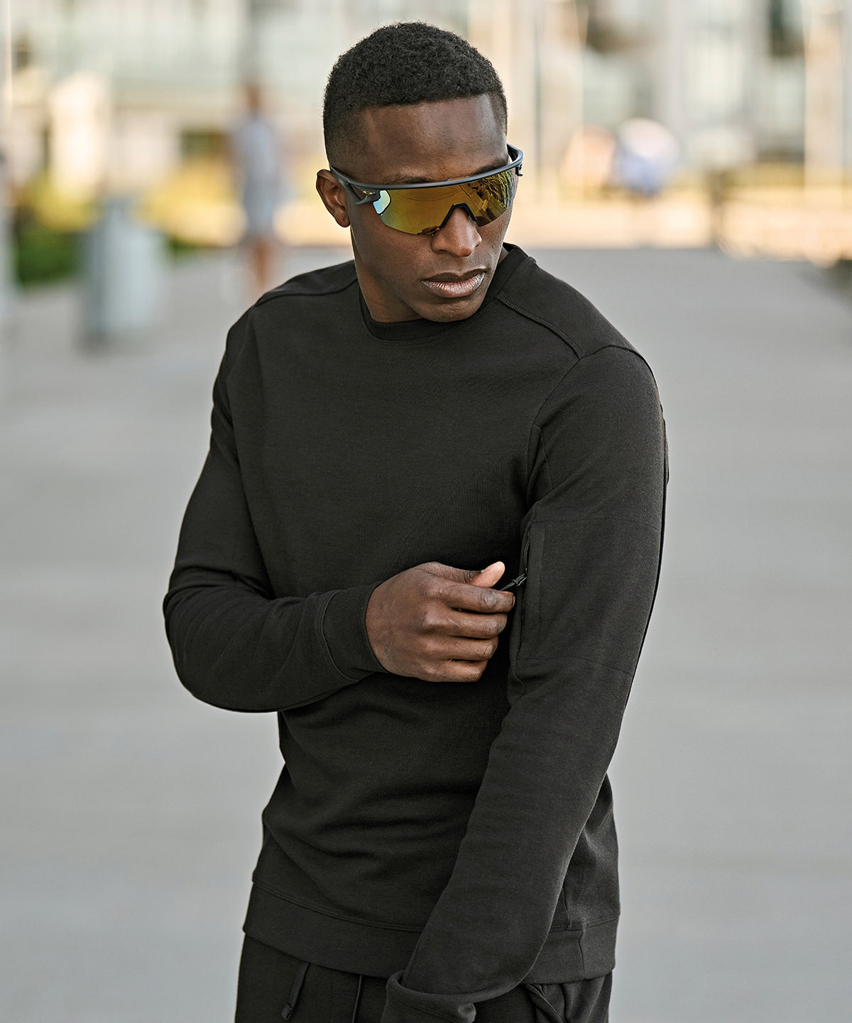 Athletic crew neck sweatshirt (5700) – lifestyle