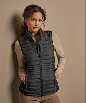 Women’s crossover bodywarmer – lifestyle