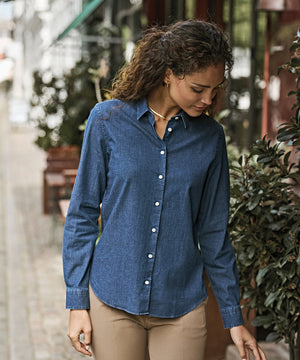Women’s denim shirt (4005) – lifestyle
