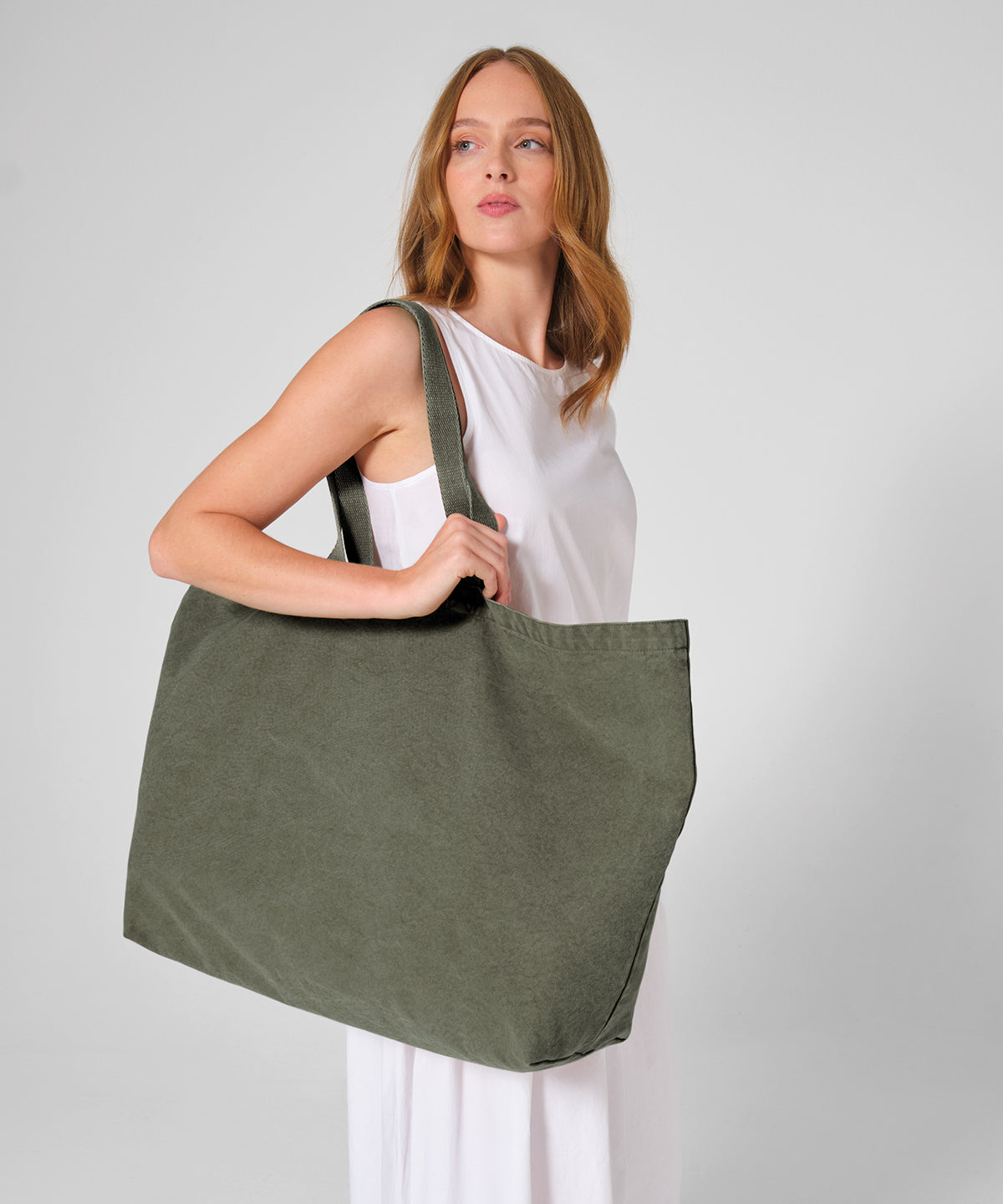 Garment-dyed oversized tote bag – lifestyle